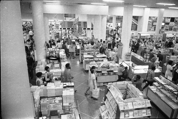  Супермаркет самообслуживания в Америке в 70-е годы